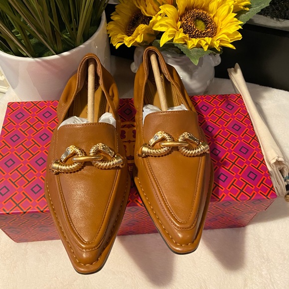 TORY BURCH JESSA POINTY-TOE LOAFER - Picture 2 of 8
